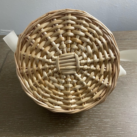 Wicker Flower Girl Basket with Pearl Handle and Bows - Picture 5 of 5